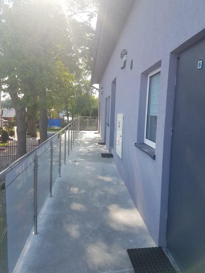 מיצ'יצ'ניו Apartamenty Portowy מראה חיצוני תמונה